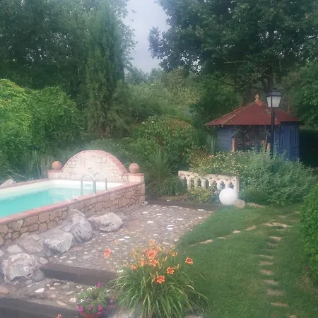 La Maynade *